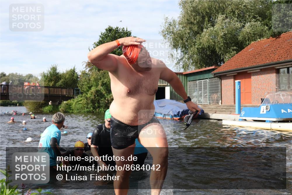 31.08.2025 - Elbe Triathlon Hamburg Luisa Fischer http://msf.ph/oto/8684042 31.08.2025 10:22:00 Schwimmen 1119, 1134, 1156, 1186, 1217, 1221, 1229, 1243 meine-sportfotos.de