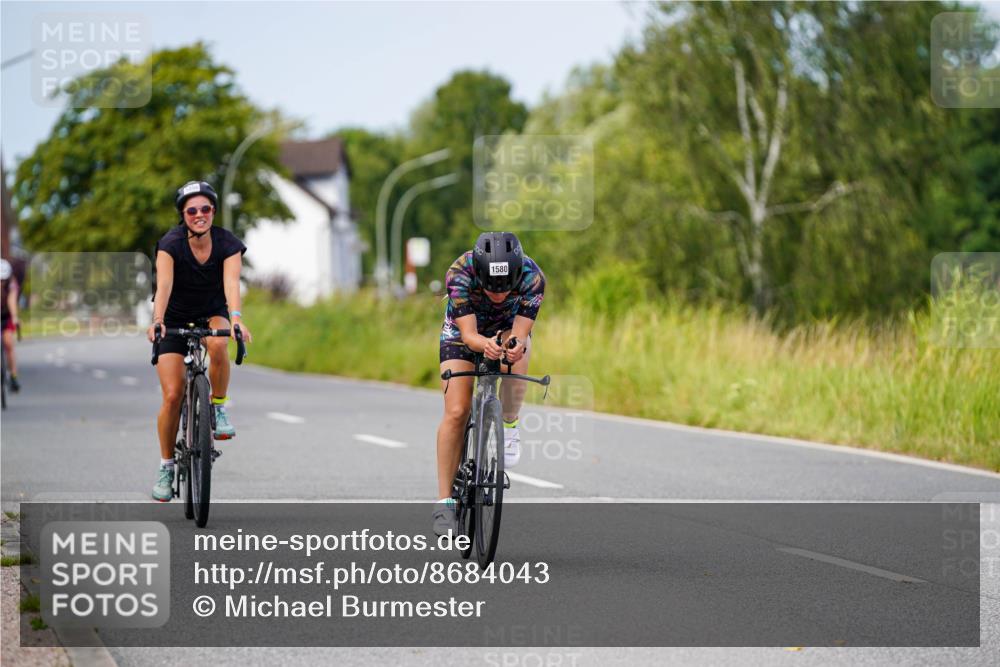 31.08.2025 - Elbe Triathlon Hamburg Michael Burmester http://msf.ph/oto/8684043 31.08.2025 11:16:56 Radfahren 1356, 1441, 1493, 1580 meine-sportfotos.de