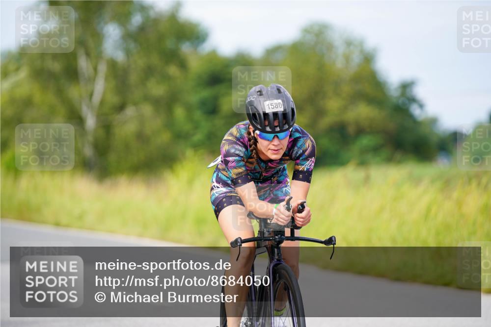 31.08.2025 - Elbe Triathlon Hamburg Michael Burmester http://msf.ph/oto/8684050 31.08.2025 11:16:57 Radfahren 1356, 1441, 1493, 1580 meine-sportfotos.de