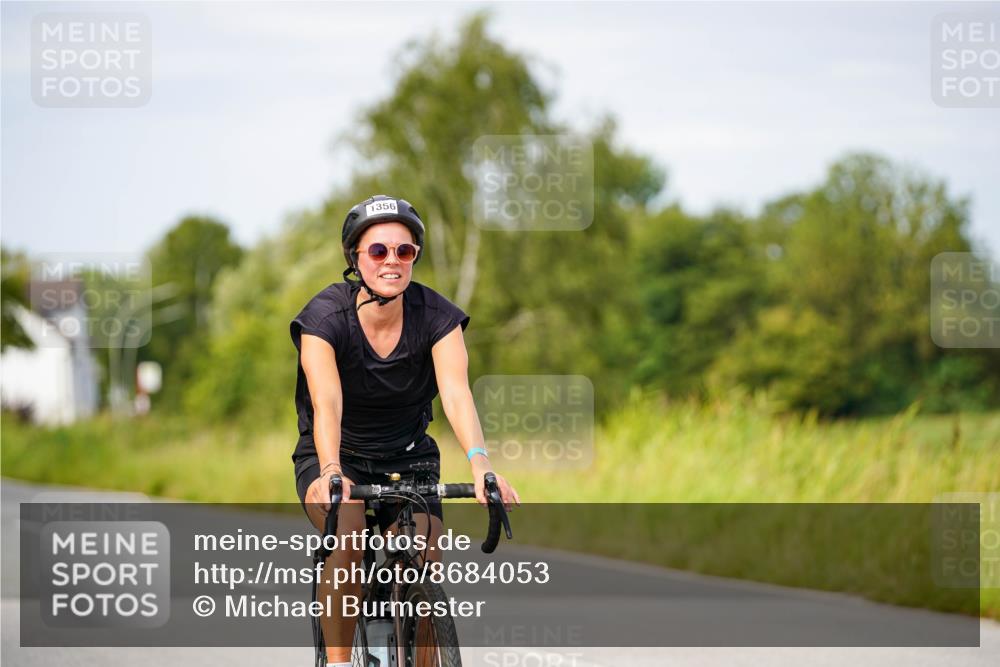 31.08.2025 - Elbe Triathlon Hamburg Michael Burmester http://msf.ph/oto/8684053 31.08.2025 11:16:58 Radfahren 1356, 1441, 1493, 1580, 1588 meine-sportfotos.de