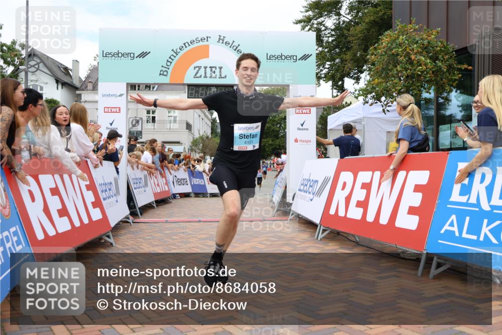 31.08.2025 - 21. Blankeneser Heldenlauf Strokosch-Dieckow http://msf.ph/oto/8684058 31.08.2025 12:03:22 Ziel 4151, 4032 meine-sportfotos.de
