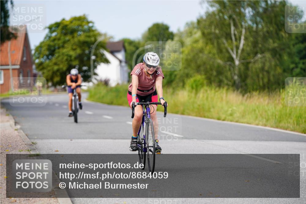 31.08.2025 - Elbe Triathlon Hamburg Michael Burmester http://msf.ph/oto/8684059 31.08.2025 11:17:01 Radfahren 1356, 1441, 1588 meine-sportfotos.de