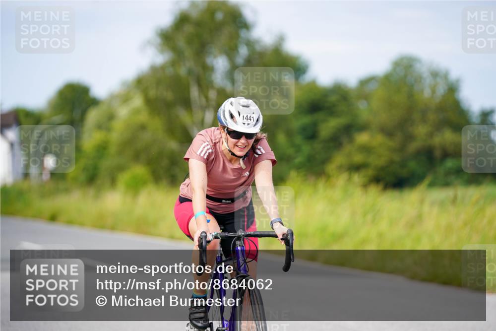 31.08.2025 - Elbe Triathlon Hamburg Michael Burmester http://msf.ph/oto/8684062 31.08.2025 11:17:03 Radfahren 1441, 1588 meine-sportfotos.de