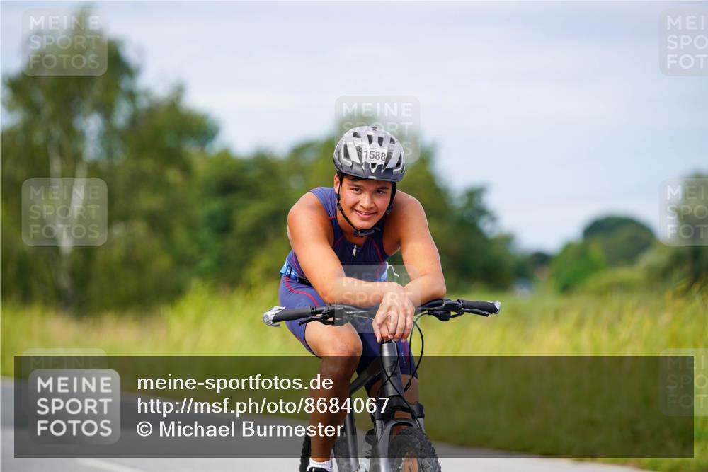 31.08.2025 - Elbe Triathlon Hamburg Michael Burmester http://msf.ph/oto/8684067 31.08.2025 11:17:05 Radfahren 1441, 1588 meine-sportfotos.de