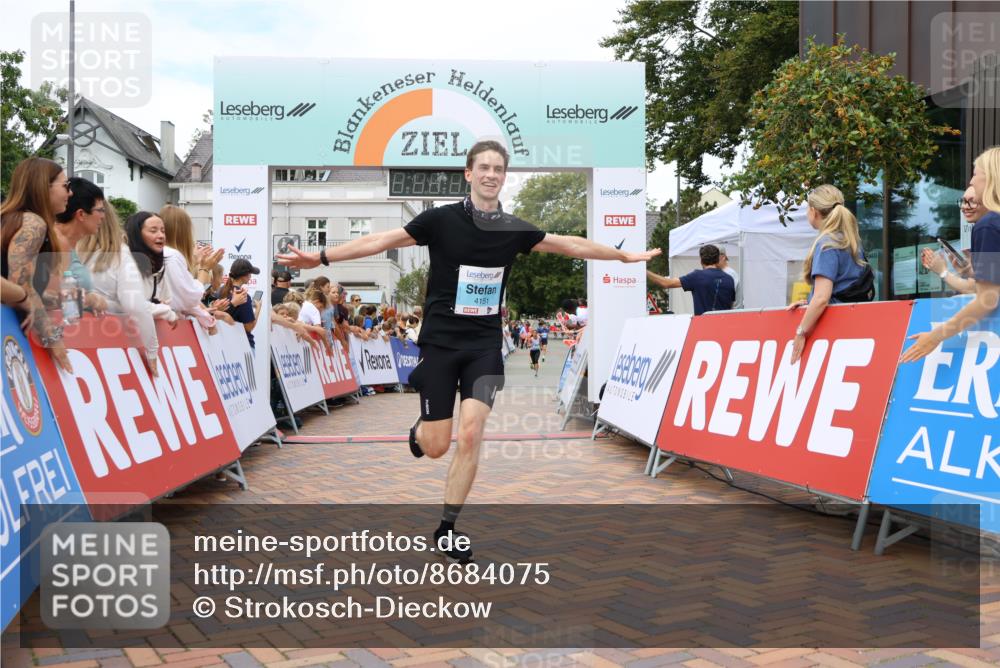 31.08.2025 - 21. Blankeneser Heldenlauf Strokosch-Dieckow http://msf.ph/oto/8684075 31.08.2025 12:03:22 Ziel 4151, 4032 meine-sportfotos.de