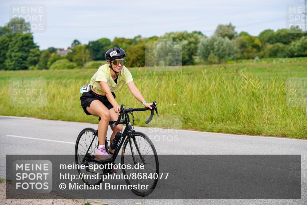31.08.2025 - Elbe Triathlon Hamburg Michael Burmester http://msf.ph/oto/8684077 31.08.2025 11:17:22 Radfahren 1357, 1576 meine-sportfotos.de