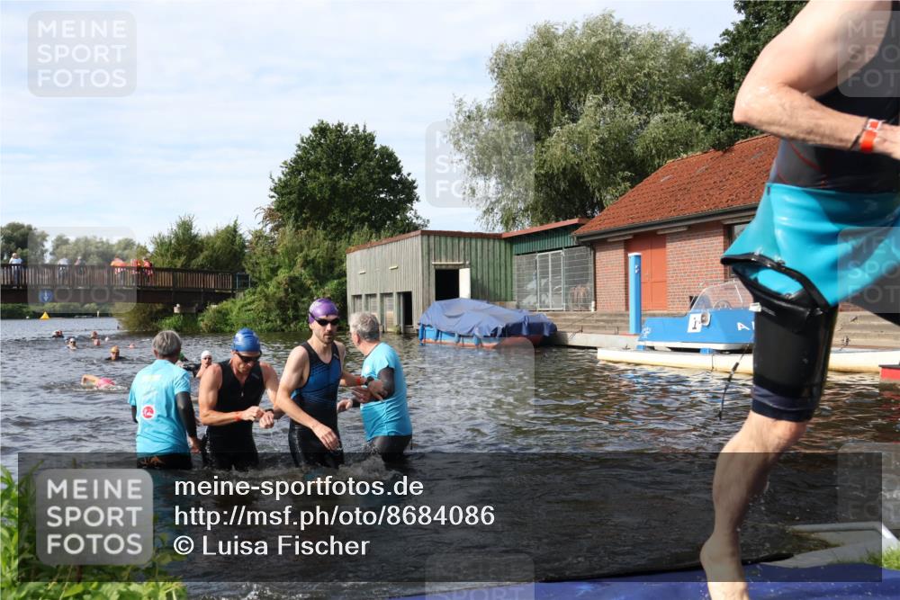 31.08.2025 - Elbe Triathlon Hamburg Luisa Fischer http://msf.ph/oto/8684086 31.08.2025 10:22:16 Schwimmen 1150, 1228, 1231, 1235 meine-sportfotos.de
