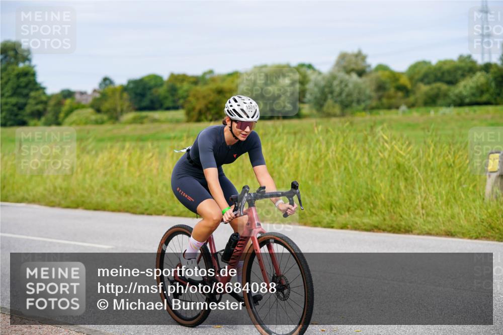 31.08.2025 - Elbe Triathlon Hamburg Michael Burmester http://msf.ph/oto/8684088 31.08.2025 11:17:24 Radfahren 1357, 1576 meine-sportfotos.de