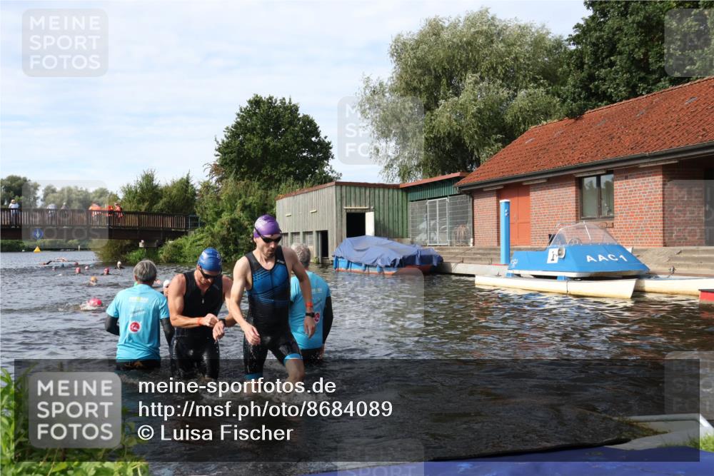 31.08.2025 - Elbe Triathlon Hamburg Luisa Fischer http://msf.ph/oto/8684089 31.08.2025 10:22:17 Schwimmen 1150, 1170, 1228, 1231, 1235 meine-sportfotos.de