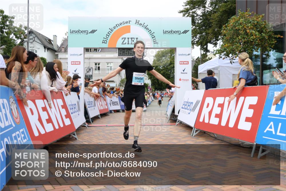 31.08.2025 - 21. Blankeneser Heldenlauf Strokosch-Dieckow http://msf.ph/oto/8684090 31.08.2025 12:03:22 Ziel 4151, 4032 meine-sportfotos.de