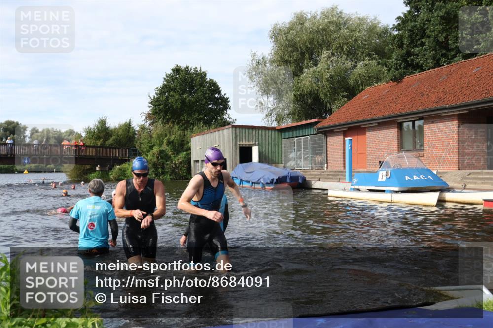 31.08.2025 - Elbe Triathlon Hamburg Luisa Fischer http://msf.ph/oto/8684091 31.08.2025 10:22:17 Schwimmen 1150, 1170, 1228, 1231, 1235 meine-sportfotos.de