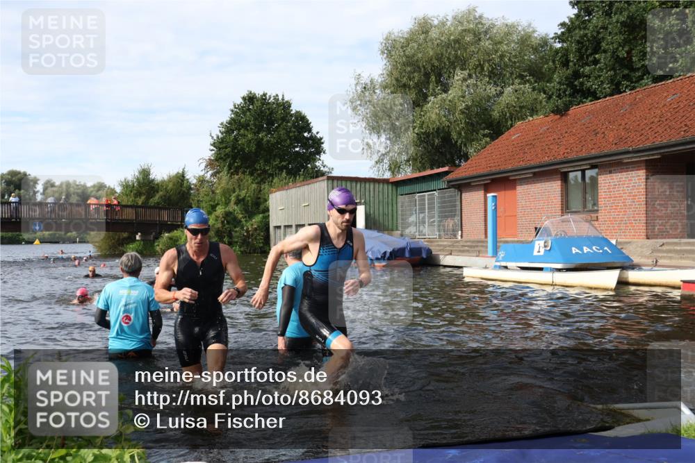31.08.2025 - Elbe Triathlon Hamburg Luisa Fischer http://msf.ph/oto/8684093 31.08.2025 10:22:17 Schwimmen 1150, 1170, 1228, 1231, 1235 meine-sportfotos.de