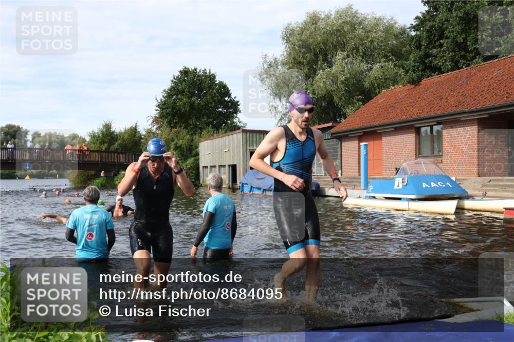 31.08.2025 - Elbe Triathlon Hamburg Luisa Fischer http://msf.ph/oto/8684095 31.08.2025 10:22:18 Schwimmen 1150, 1170, 1228, 1231, 1235 meine-sportfotos.de