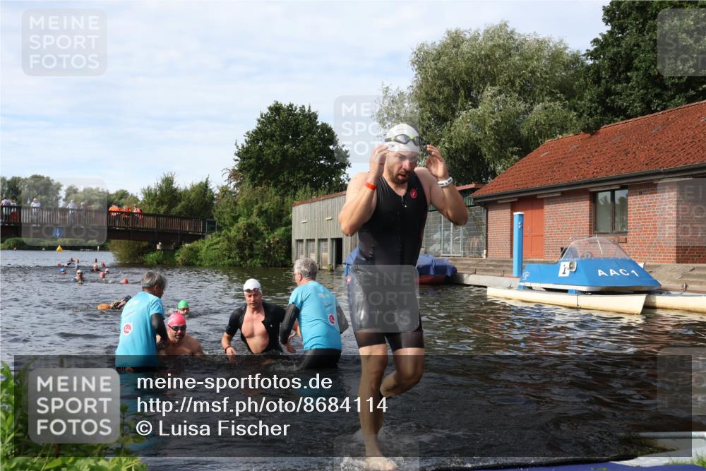31.08.2025 - Elbe Triathlon Hamburg Luisa Fischer http://msf.ph/oto/8684114 31.08.2025 10:22:27 Schwimmen 1126, 1170, 1237 meine-sportfotos.de