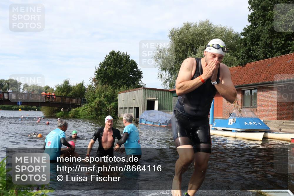 31.08.2025 - Elbe Triathlon Hamburg Luisa Fischer http://msf.ph/oto/8684116 31.08.2025 10:22:27 Schwimmen 1126, 1170, 1237 meine-sportfotos.de