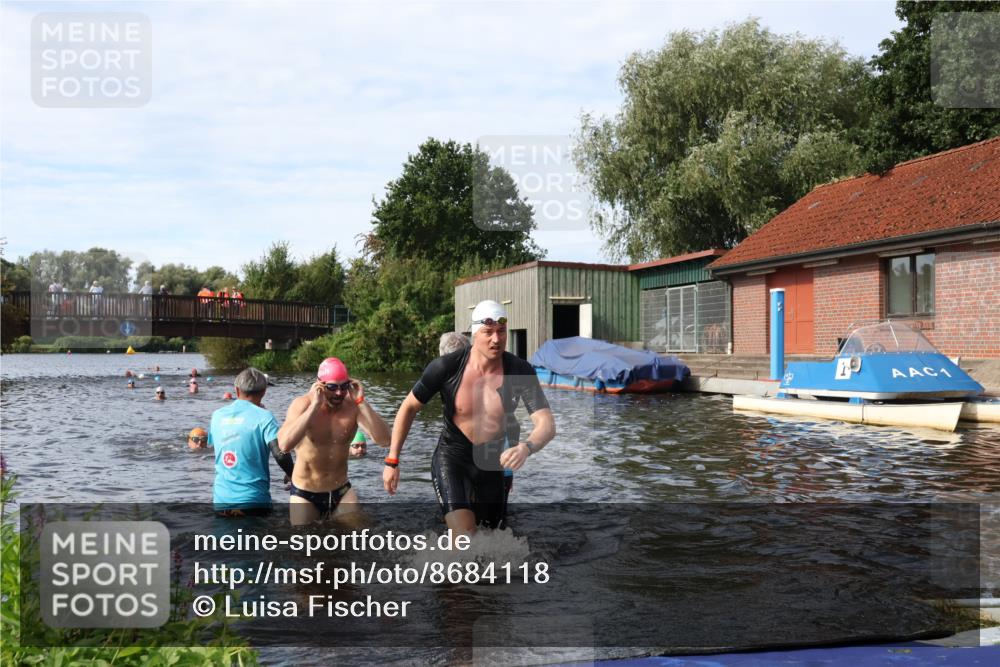 31.08.2025 - Elbe Triathlon Hamburg Luisa Fischer http://msf.ph/oto/8684118 31.08.2025 10:22:29 Schwimmen 1126, 1152, 1170, 1237 meine-sportfotos.de