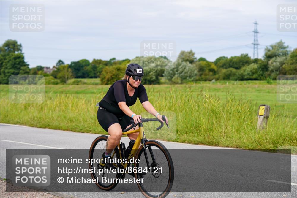 31.08.2025 - Elbe Triathlon Hamburg Michael Burmester http://msf.ph/oto/8684121 31.08.2025 11:18:01 Radfahren 1402, 1417, 1610 meine-sportfotos.de
