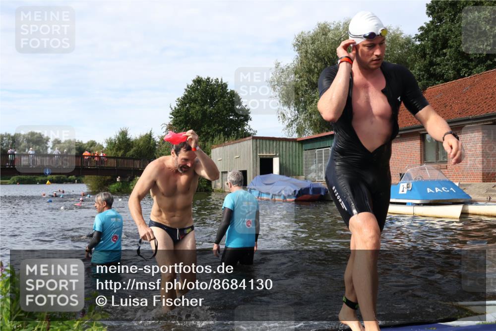 31.08.2025 - Elbe Triathlon Hamburg Luisa Fischer http://msf.ph/oto/8684130 31.08.2025 10:22:31 Schwimmen 1126, 1152, 1170, 1237 meine-sportfotos.de