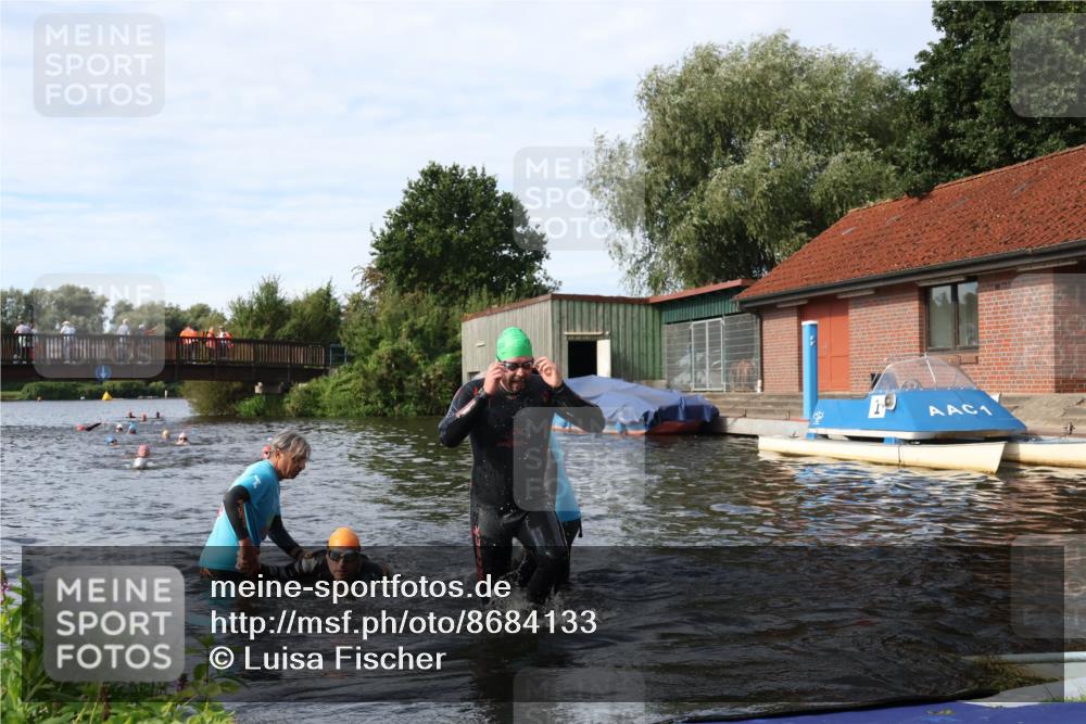 31.08.2025 - Elbe Triathlon Hamburg Luisa Fischer http://msf.ph/oto/8684133 31.08.2025 10:22:37 Schwimmen 1126, 1137, 1152, 1237 meine-sportfotos.de