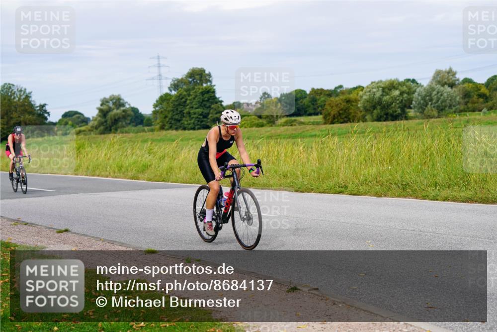 31.08.2025 - Elbe Triathlon Hamburg Michael Burmester http://msf.ph/oto/8684137 31.08.2025 11:18:19 Radfahren 1426, 1459, 1512, 1519 meine-sportfotos.de