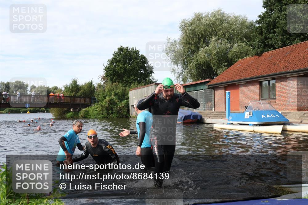31.08.2025 - Elbe Triathlon Hamburg Luisa Fischer http://msf.ph/oto/8684139 31.08.2025 10:22:38 Schwimmen 1137, 1152 meine-sportfotos.de