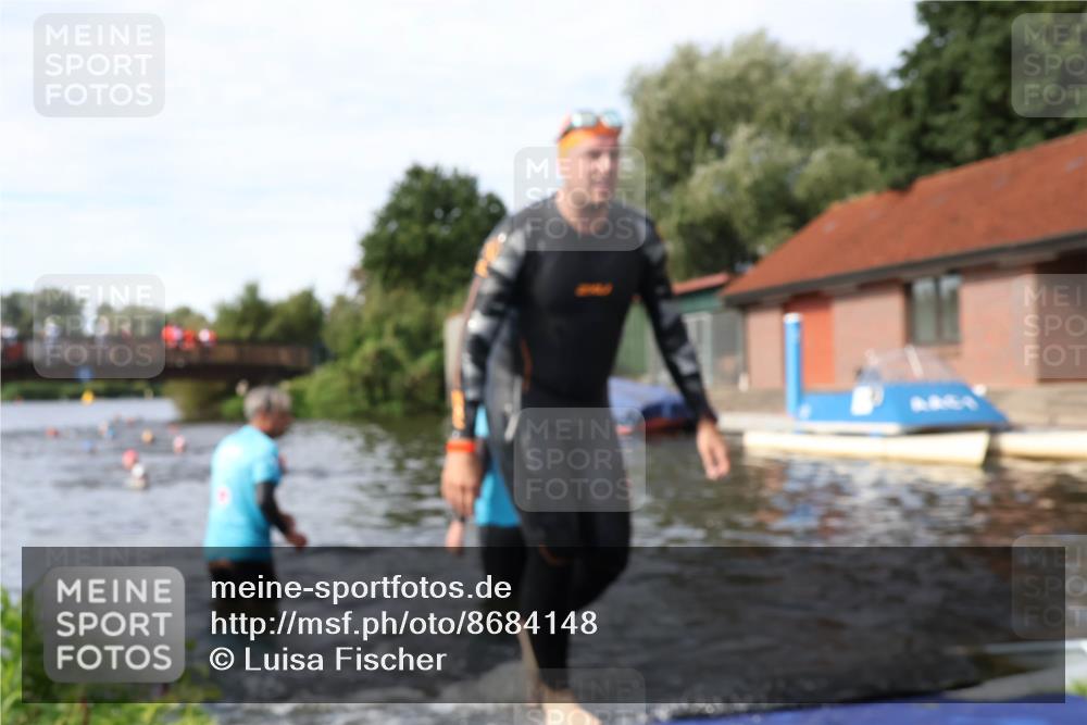 31.08.2025 - Elbe Triathlon Hamburg Luisa Fischer http://msf.ph/oto/8684148 31.08.2025 10:22:41 Schwimmen 1137, 1152 meine-sportfotos.de