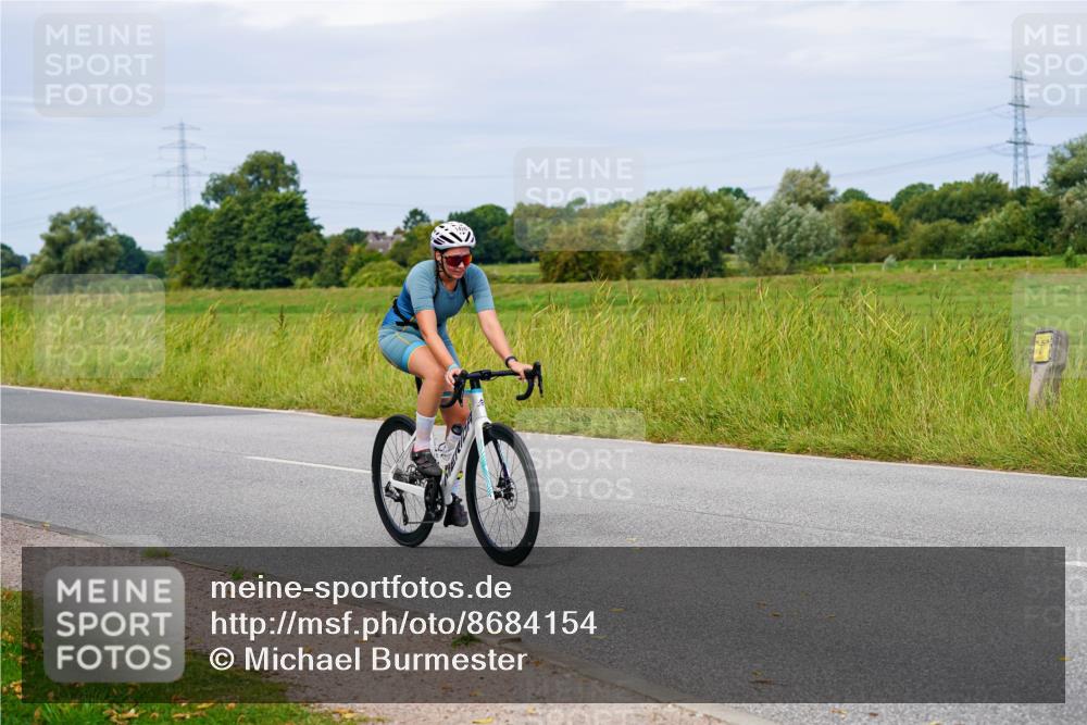 31.08.2025 - Elbe Triathlon Hamburg Michael Burmester http://msf.ph/oto/8684154 31.08.2025 11:18:22 Radfahren 1399, 1426, 1512, 1519 meine-sportfotos.de