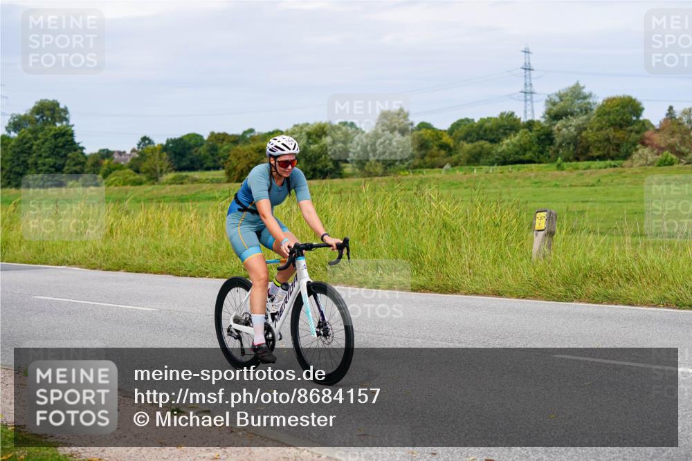 31.08.2025 - Elbe Triathlon Hamburg Michael Burmester http://msf.ph/oto/8684157 31.08.2025 11:18:22 Radfahren 1399, 1426, 1512, 1519 meine-sportfotos.de