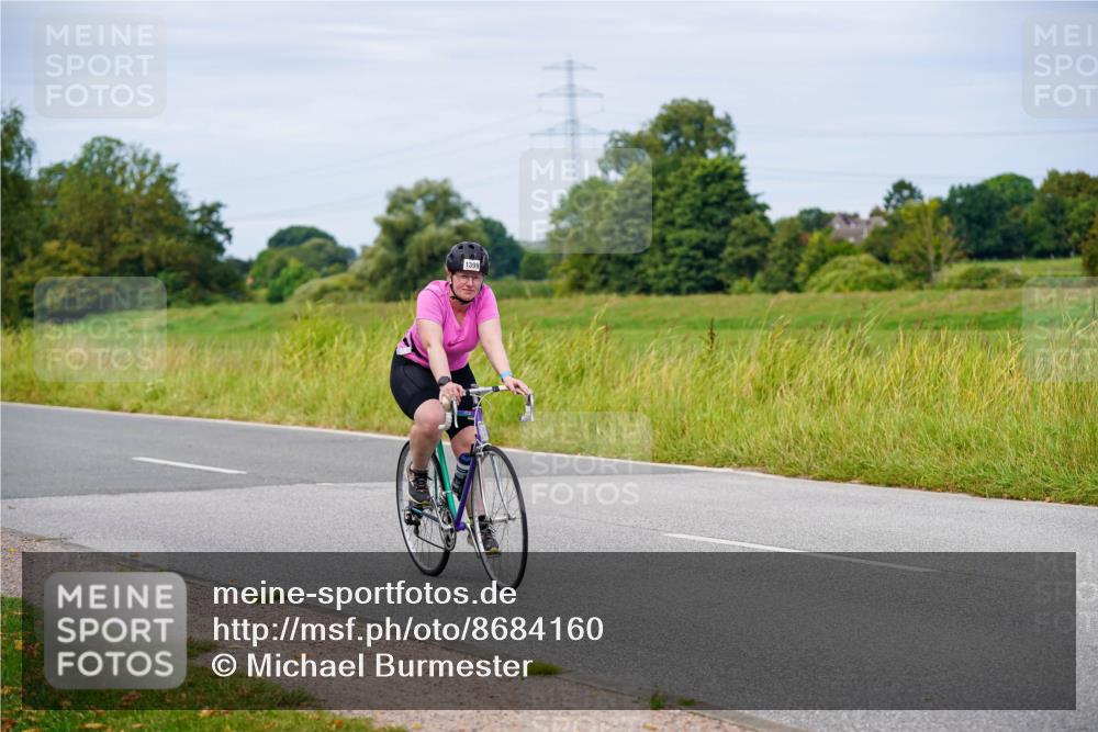 31.08.2025 - Elbe Triathlon Hamburg Michael Burmester http://msf.ph/oto/8684160 31.08.2025 11:18:25 Radfahren 1391, 1399, 1426, 1512 meine-sportfotos.de