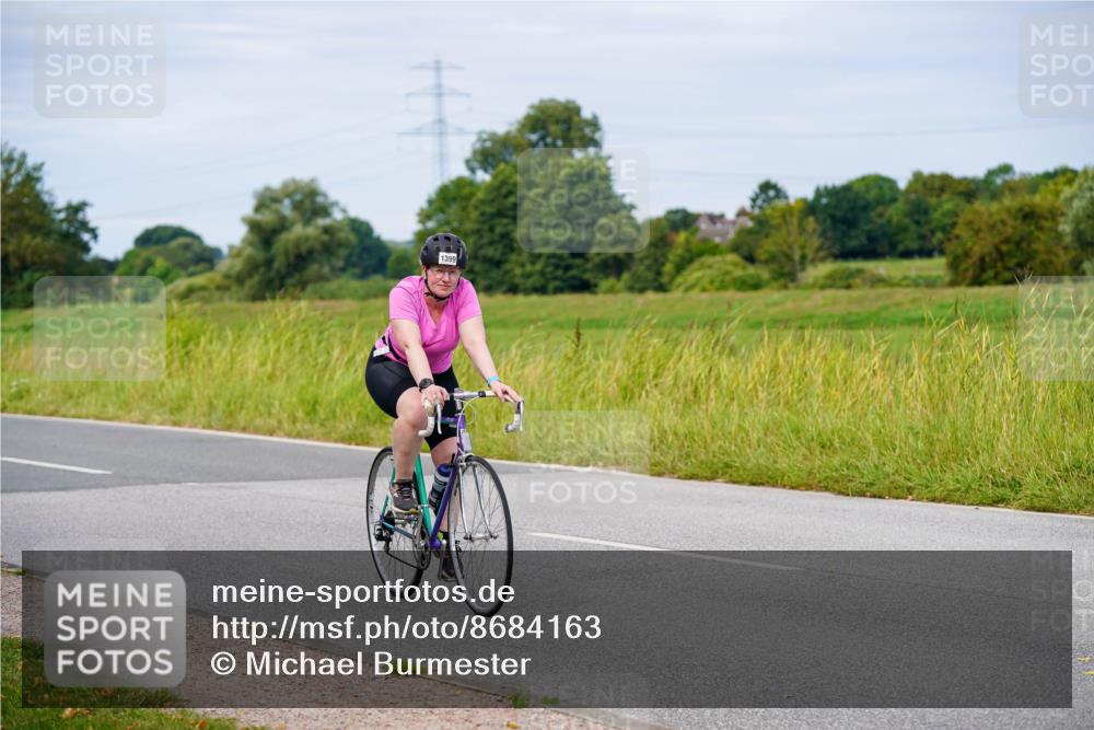 31.08.2025 - Elbe Triathlon Hamburg Michael Burmester http://msf.ph/oto/8684163 31.08.2025 11:18:25 Radfahren 1391, 1399, 1426, 1512 meine-sportfotos.de