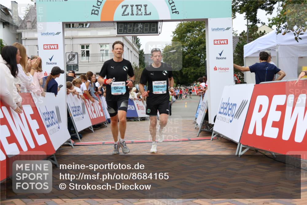 31.08.2025 - 21. Blankeneser Heldenlauf Strokosch-Dieckow http://msf.ph/oto/8684165 31.08.2025 12:03:07 Ziel 4067, 4361, 4198 meine-sportfotos.de