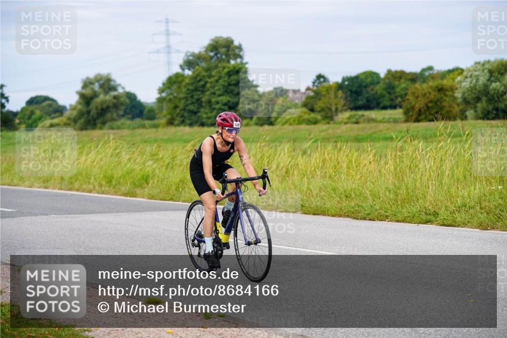 31.08.2025 - Elbe Triathlon Hamburg Michael Burmester http://msf.ph/oto/8684166 31.08.2025 11:18:29 Radfahren 1391, 1399 meine-sportfotos.de