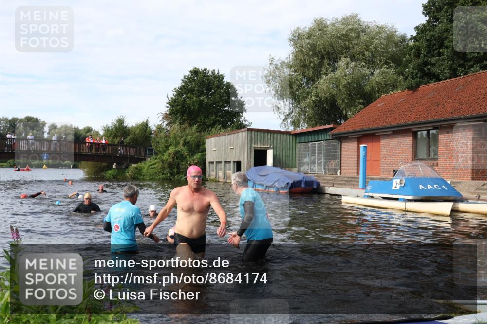 31.08.2025 - Elbe Triathlon Hamburg Luisa Fischer http://msf.ph/oto/8684174 31.08.2025 10:23:00 Schwimmen 1125, 1146, 1211, 1242 meine-sportfotos.de