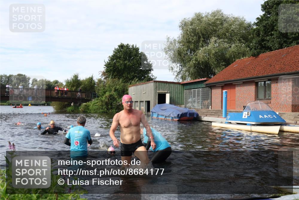 31.08.2025 - Elbe Triathlon Hamburg Luisa Fischer http://msf.ph/oto/8684177 31.08.2025 10:23:01 Schwimmen 1125, 1146, 1211, 1242 meine-sportfotos.de