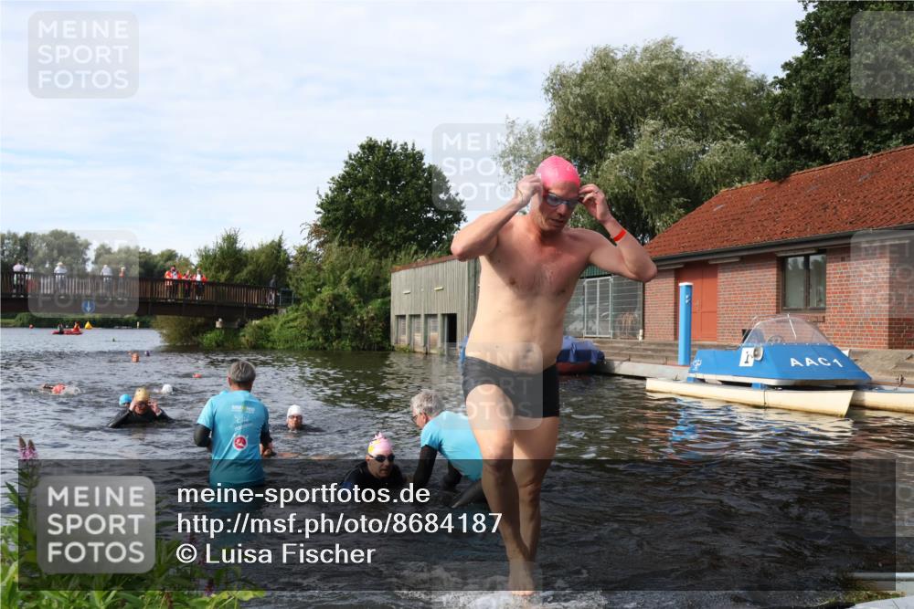 31.08.2025 - Elbe Triathlon Hamburg Luisa Fischer http://msf.ph/oto/8684187 31.08.2025 10:23:03 Schwimmen 1125, 1146, 1211, 1242 meine-sportfotos.de