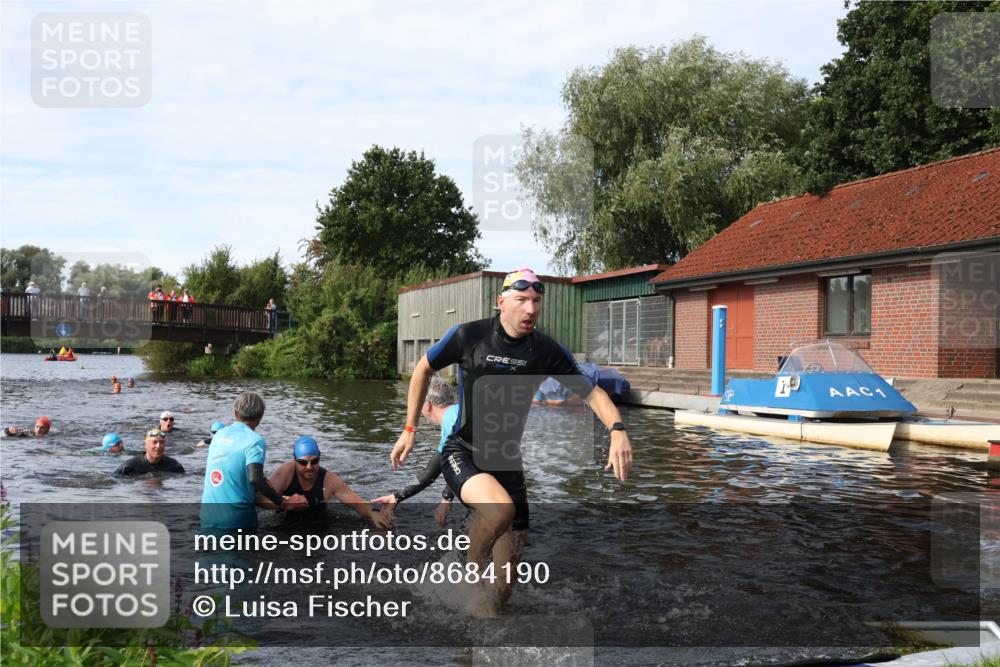 31.08.2025 - Elbe Triathlon Hamburg Luisa Fischer http://msf.ph/oto/8684190 31.08.2025 10:23:05 Schwimmen 1146, 1211, 1222, 1242 meine-sportfotos.de