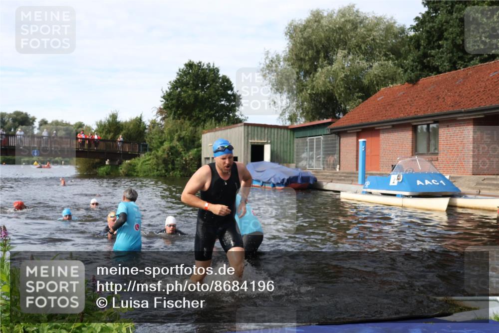 31.08.2025 - Elbe Triathlon Hamburg Luisa Fischer http://msf.ph/oto/8684196 31.08.2025 10:23:08 Schwimmen 1135, 1146, 1211, 1222, 1242 meine-sportfotos.de