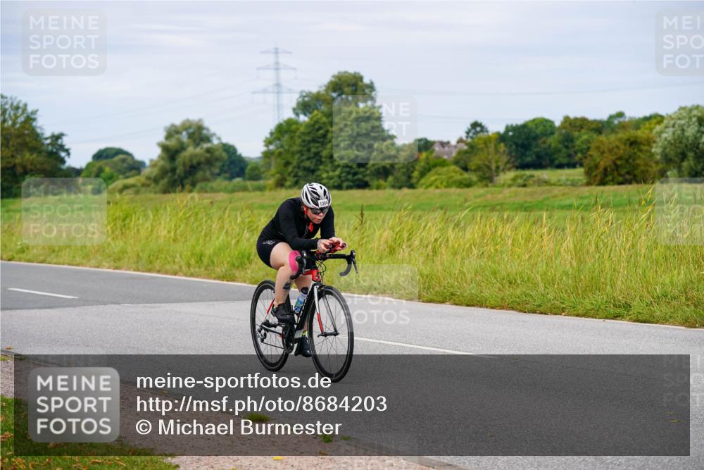 31.08.2025 - Elbe Triathlon Hamburg Michael Burmester http://msf.ph/oto/8684203 31.08.2025 11:18:51 Radfahren 1394 meine-sportfotos.de