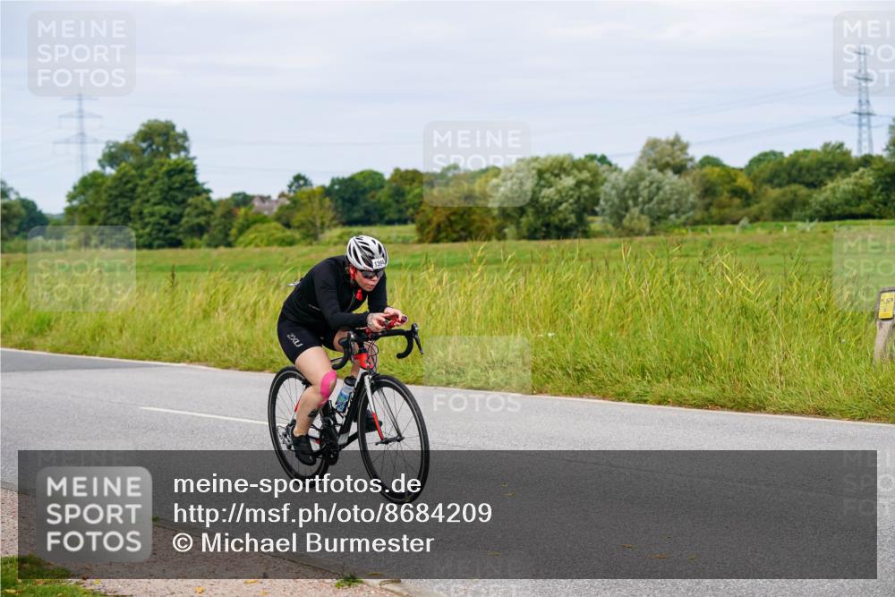 31.08.2025 - Elbe Triathlon Hamburg Michael Burmester http://msf.ph/oto/8684209 31.08.2025 11:18:52 Radfahren 1394 meine-sportfotos.de