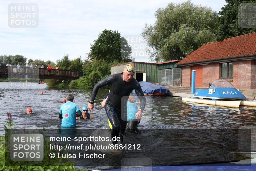 31.08.2025 - Elbe Triathlon Hamburg Luisa Fischer http://msf.ph/oto/8684212 31.08.2025 10:23:14 Schwimmen 1113, 1135, 1166, 1222, 1236 meine-sportfotos.de