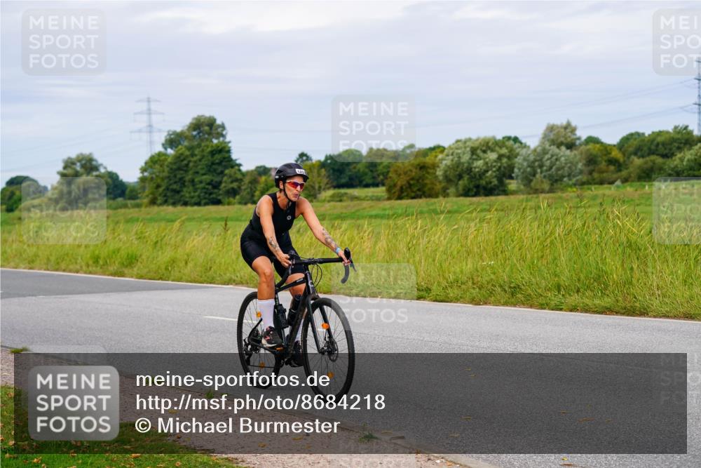 31.08.2025 - Elbe Triathlon Hamburg Michael Burmester http://msf.ph/oto/8684218 31.08.2025 11:18:59 Radfahren 1452 meine-sportfotos.de