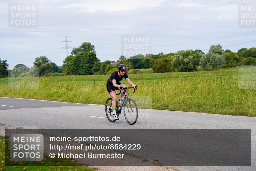 31.08.2025 - Elbe Triathlon Hamburg Michael Burmester http://msf.ph/oto/8684229 31.08.2025 11:19:06 Radfahren 1369, 1397 meine-sportfotos.de
