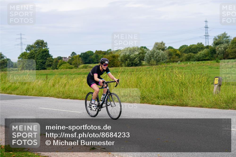 31.08.2025 - Elbe Triathlon Hamburg Michael Burmester http://msf.ph/oto/8684233 31.08.2025 11:19:06 Radfahren 1369, 1397 meine-sportfotos.de
