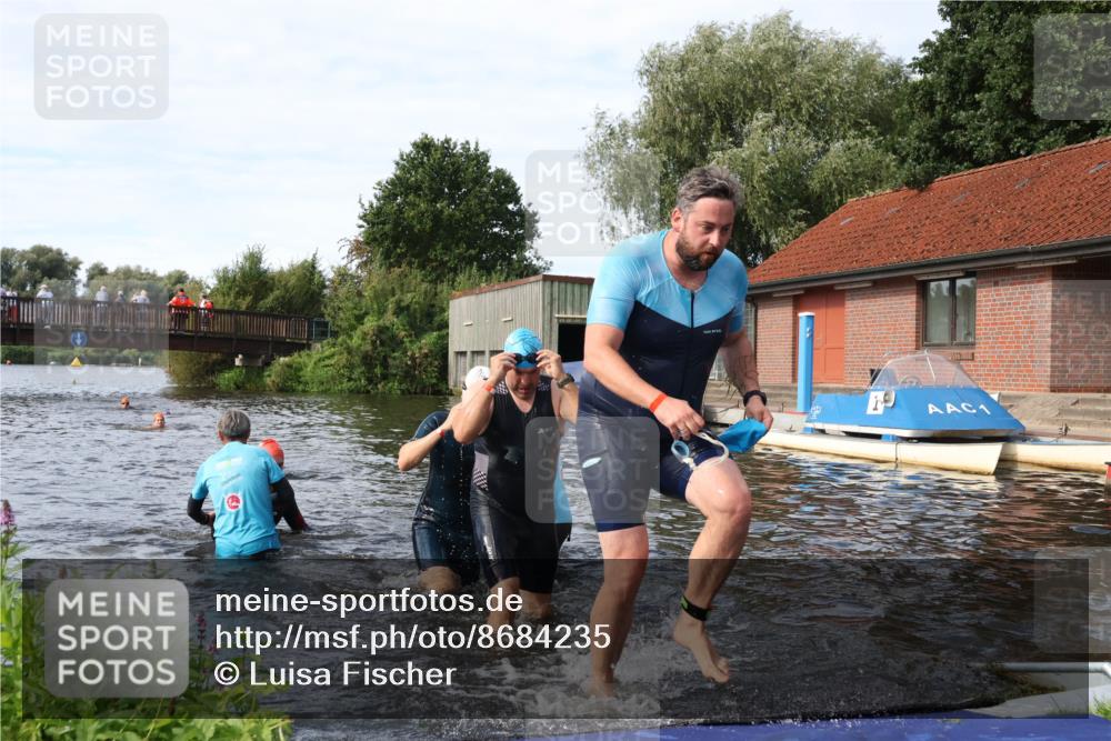 31.08.2025 - Elbe Triathlon Hamburg Luisa Fischer http://msf.ph/oto/8684235 31.08.2025 10:23:19 Schwimmen 1113, 1135, 1159, 1166, 1222, 1236 meine-sportfotos.de