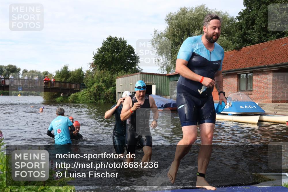 31.08.2025 - Elbe Triathlon Hamburg Luisa Fischer http://msf.ph/oto/8684236 31.08.2025 10:23:19 Schwimmen 1113, 1135, 1159, 1166, 1222, 1236 meine-sportfotos.de