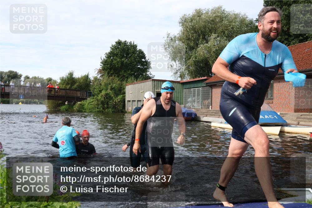 31.08.2025 - Elbe Triathlon Hamburg Luisa Fischer http://msf.ph/oto/8684237 31.08.2025 10:23:20 Schwimmen 1113, 1135, 1159, 1166, 1236 meine-sportfotos.de