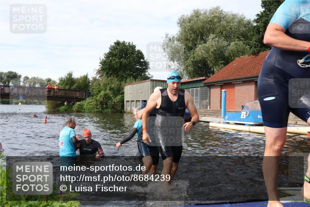 31.08.2025 - Elbe Triathlon Hamburg Luisa Fischer http://msf.ph/oto/8684239 31.08.2025 10:23:20 Schwimmen 1113, 1135, 1159, 1166, 1236 meine-sportfotos.de