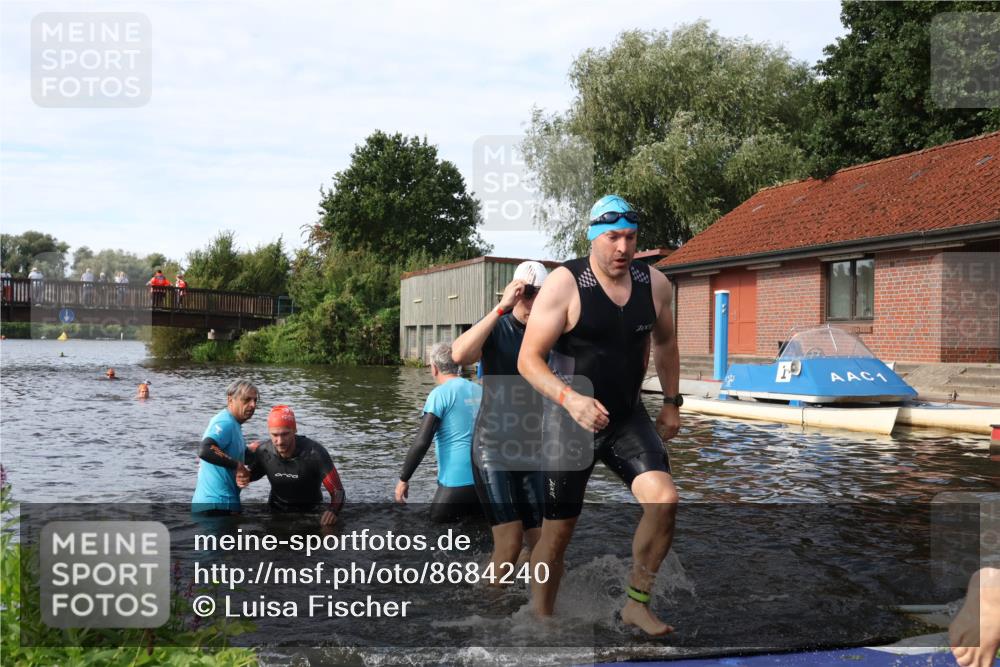 31.08.2025 - Elbe Triathlon Hamburg Luisa Fischer http://msf.ph/oto/8684240 31.08.2025 10:23:20 Schwimmen 1113, 1135, 1159, 1166, 1236 meine-sportfotos.de