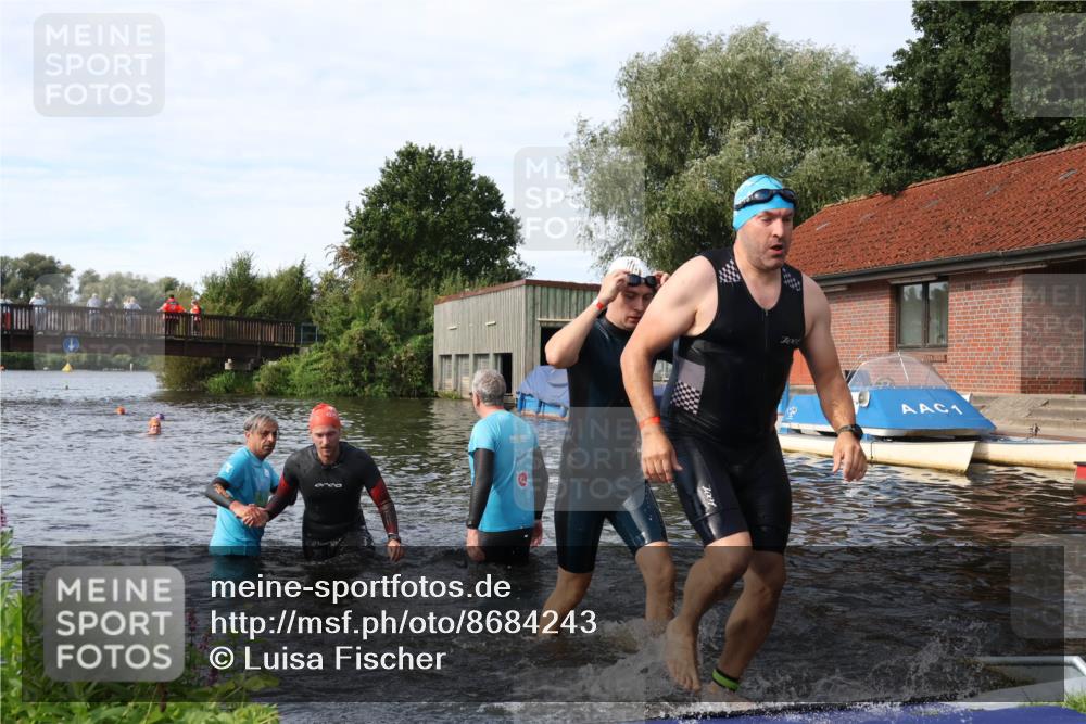 31.08.2025 - Elbe Triathlon Hamburg Luisa Fischer http://msf.ph/oto/8684243 31.08.2025 10:23:21 Schwimmen 1113, 1135, 1159, 1166, 1178, 1236 meine-sportfotos.de