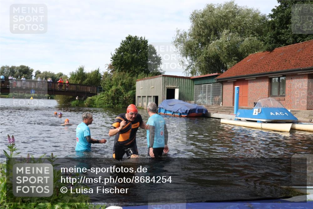 31.08.2025 - Elbe Triathlon Hamburg Luisa Fischer http://msf.ph/oto/8684254 31.08.2025 10:23:29 Schwimmen 1159, 1178 meine-sportfotos.de